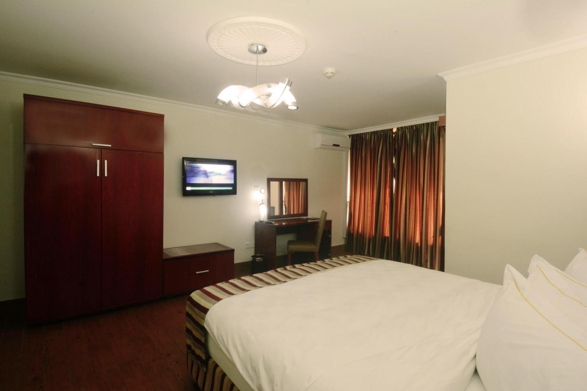 Hotel La Falaise Yaoundé Zimmer foto