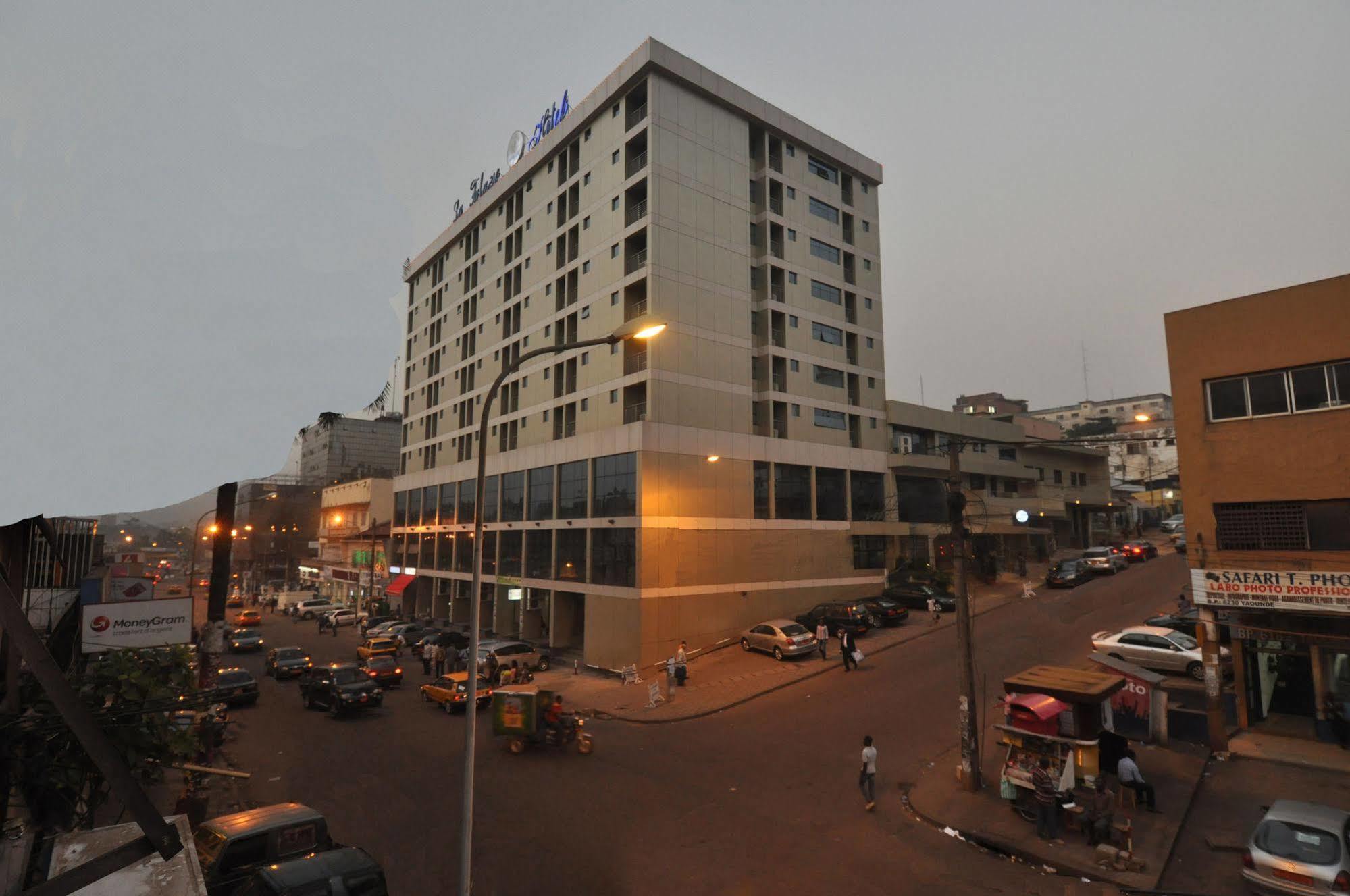 Hotel La Falaise Yaoundé Exterior foto