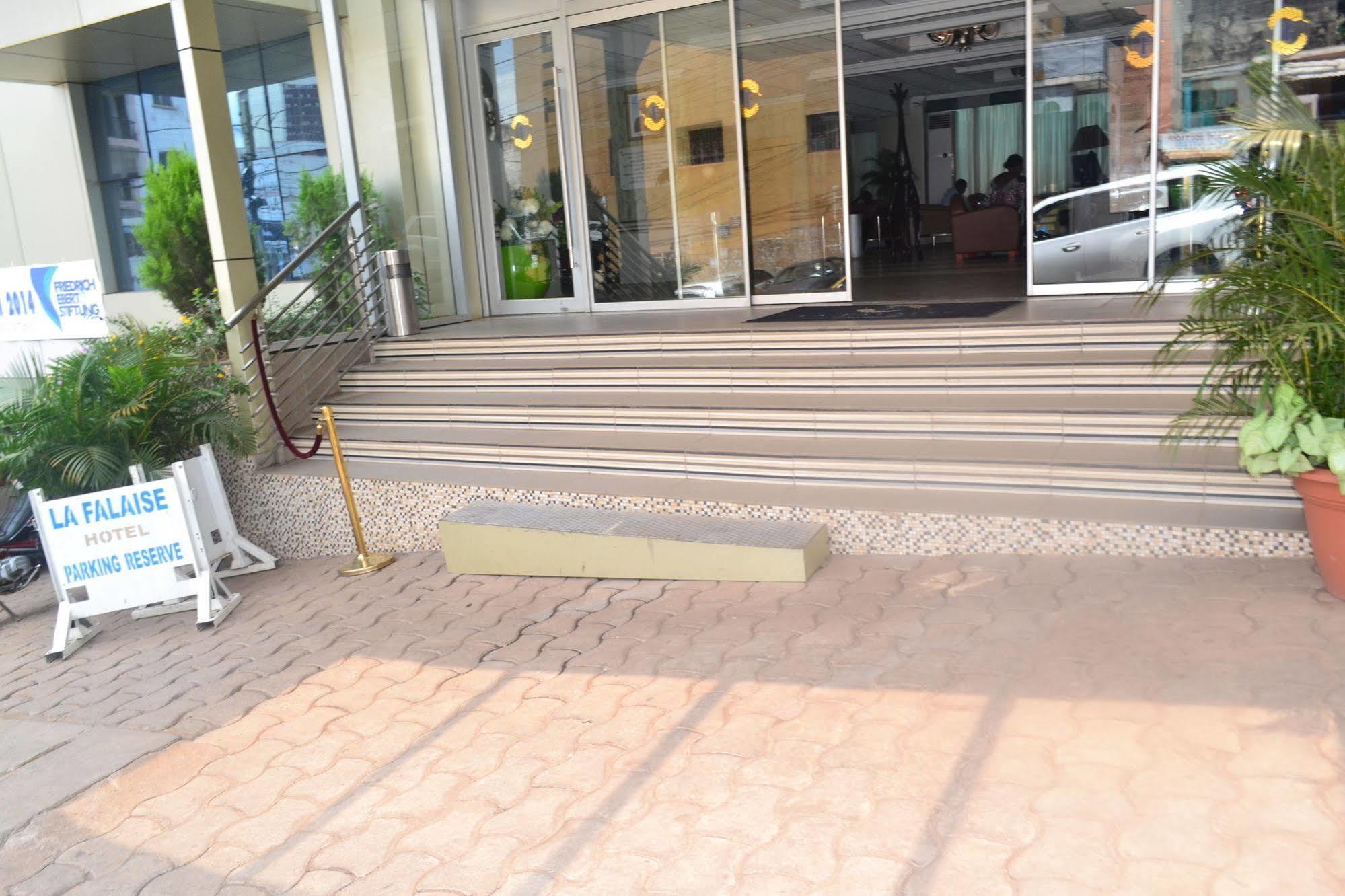 Hotel La Falaise Yaoundé Exterior foto